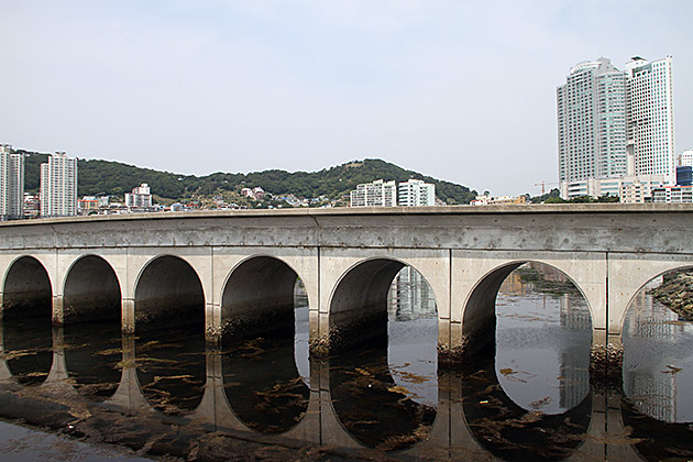 Songdo-Beach-Bridge