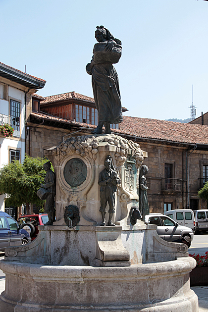 Apple Statue