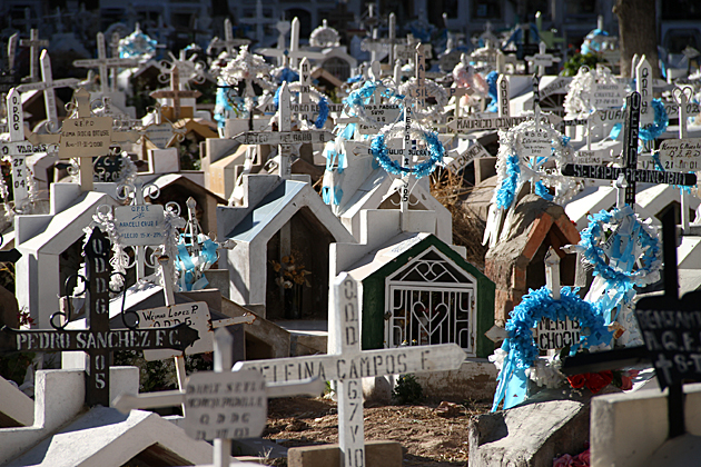 Graves at Sucre, Bolivia cemetery