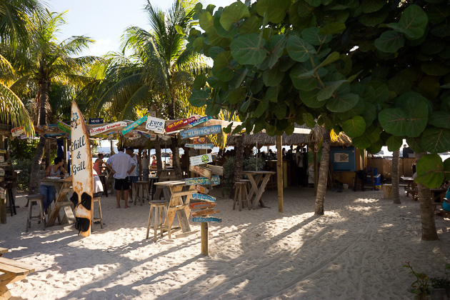 Sunday Happy Hour at Mambo Beach – Curaçao For 91 Days