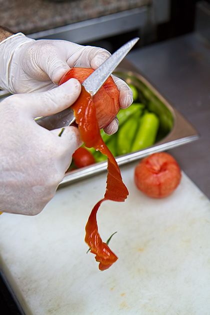 Peeling tomato skin