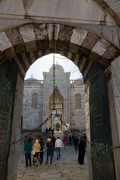 sultan ahmed mosque chain