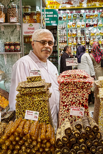 Bazaar-Man-Istanbul