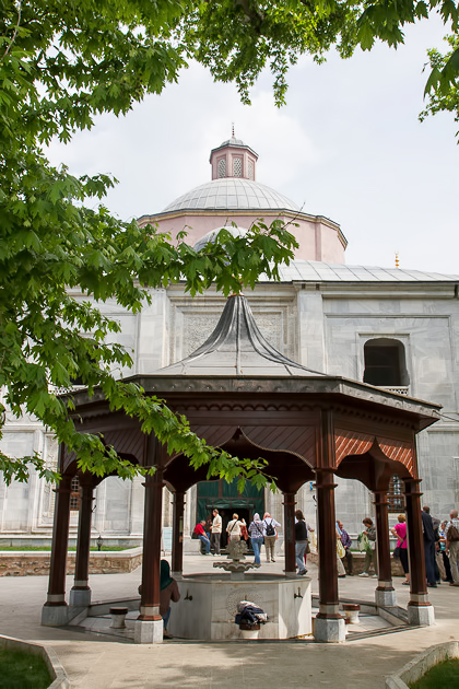 Green Mosque Istanbul Fountain