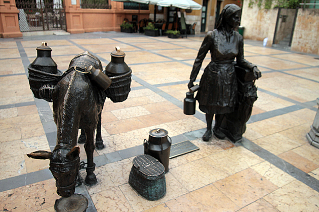 statues Oviedo