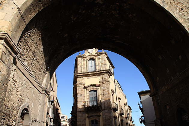 Caltagirone gate