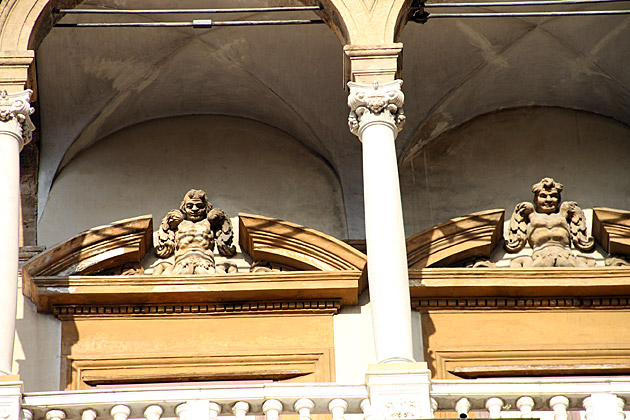 Angel Porta Nuova Palermo