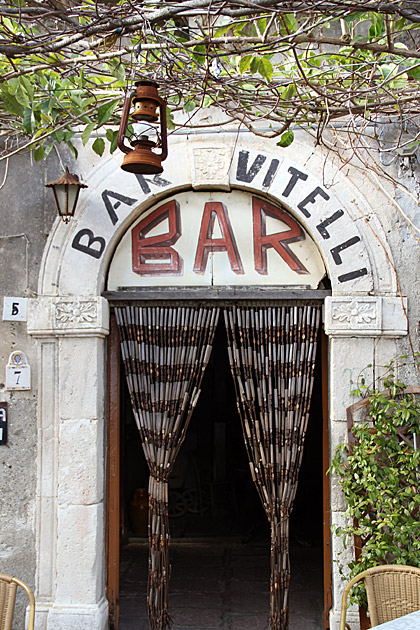 Hamlet of Sávoca bar Vitelli