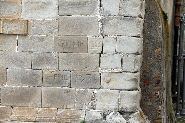 Hamlet of Sávoca wall engravings