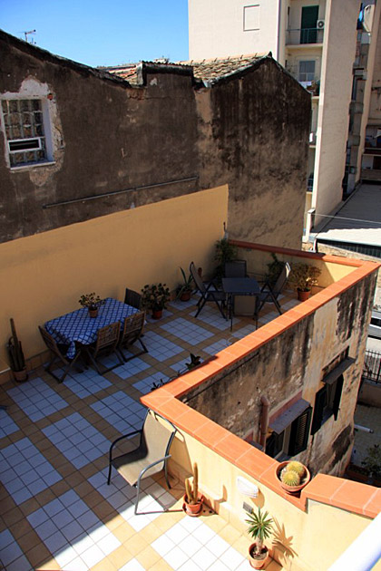 Rent apartment in Palermo Sicily with terrace