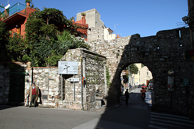 Taormina gate