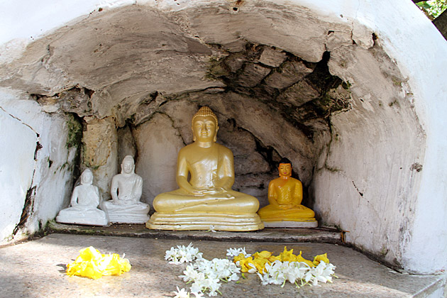 Pattini Devale buddha