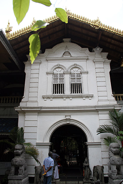 Gangaramaya Temple