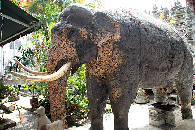 Stuffed elephant Gangaramaya Temple