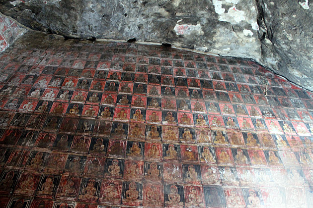 Ridi Vihara stone paintings