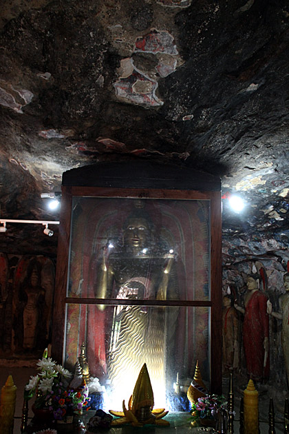 Ridi Vihara buddha