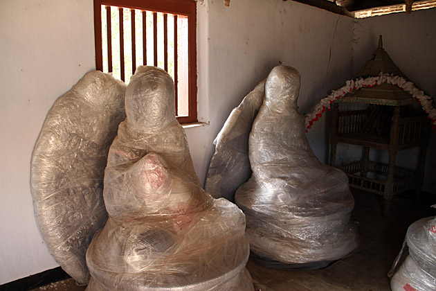 Ridi Vihara wrapped buddha