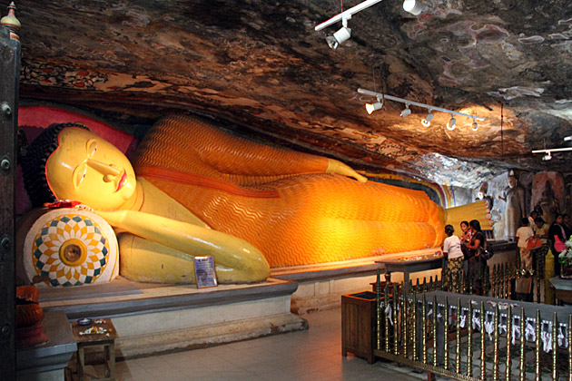 Lying buddha Ridi Vihara