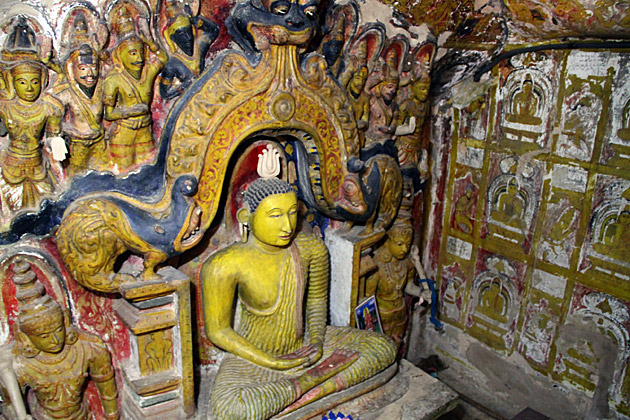 Ridi Vihara cave