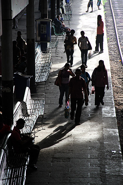 Colombo train tacks