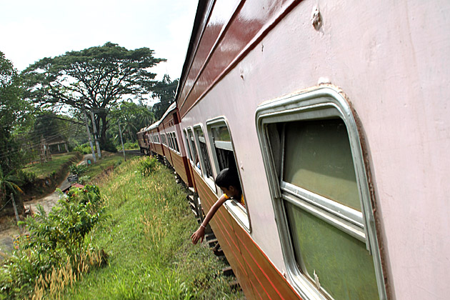 SRi Lanka Train adventuree