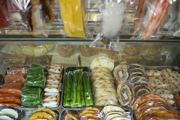 Side dishes out of plastic