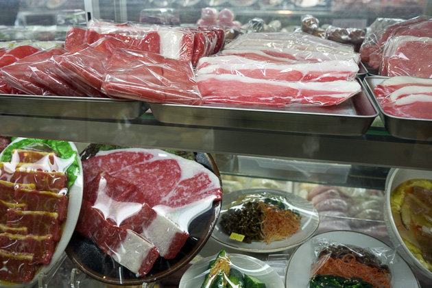 Hot pot meat out of plastic