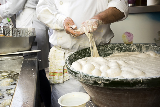 Making Bunuelos