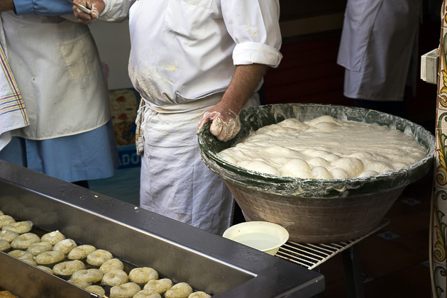 Doughfor Bunuelos