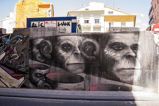 Street art of Valencia tour