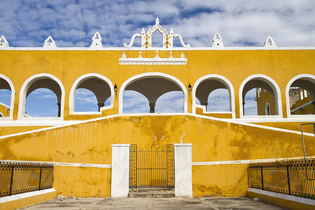 01%20Izamal%20Convent%20%20Izamal%20Convent%2020140108%20for91days.com