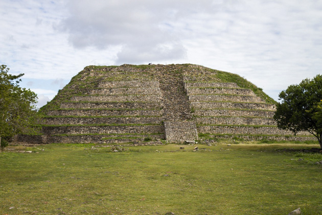 02%20Izamal%20Convent%20%20Izamal%20Convent%2020140108%20for91days.com