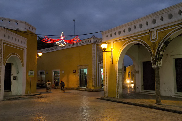 26%20izamal%20%20Izamal%2020140108%20for91days.com