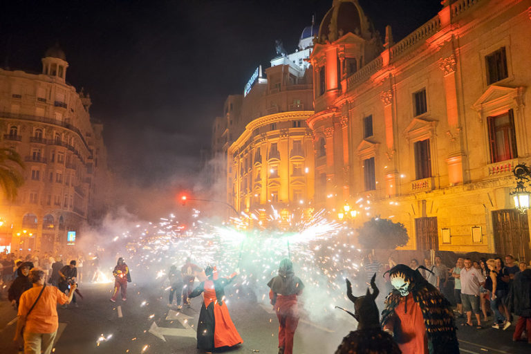 Read more about the article Correfoc Gran Fira De Valencia – Pictures And Video