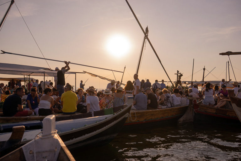 Read more about the article Unique Boat Procession: Romería del Cristo de la Salud en El Palmar