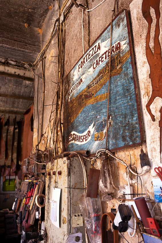 12 Leather Making Chania DSC04424