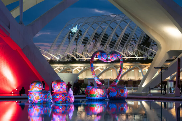 Read more about the article Hung Galaxy Exhibition, at Valencia’s City of Arts and Sciences