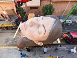 Valencia Giant Woman Head Why