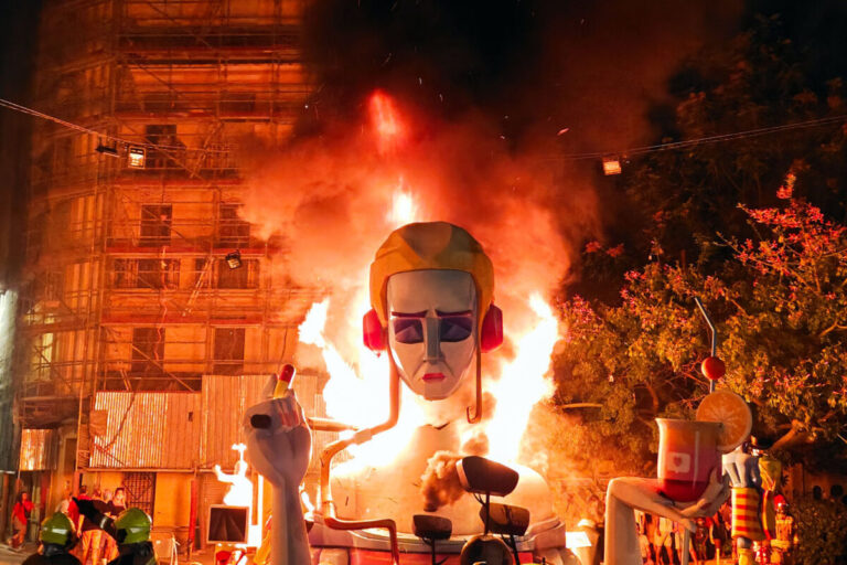 Read more about the article Going Up In Smoke – Fallas 2021 Coming to an End
