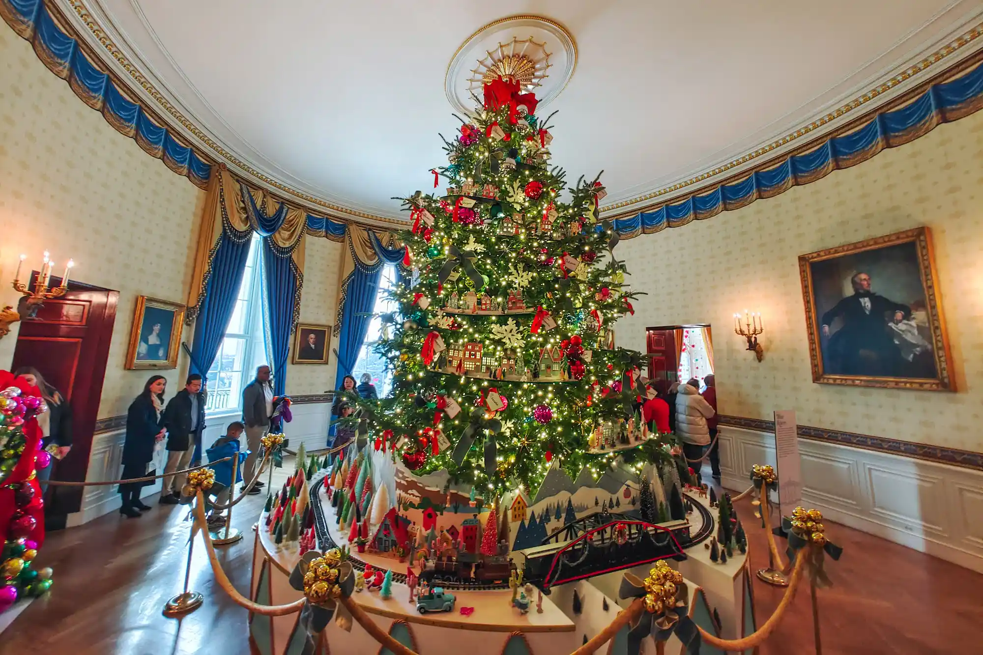 White House Blue Room Christmas Tree and train track