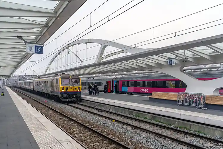 Trains at Mons train station