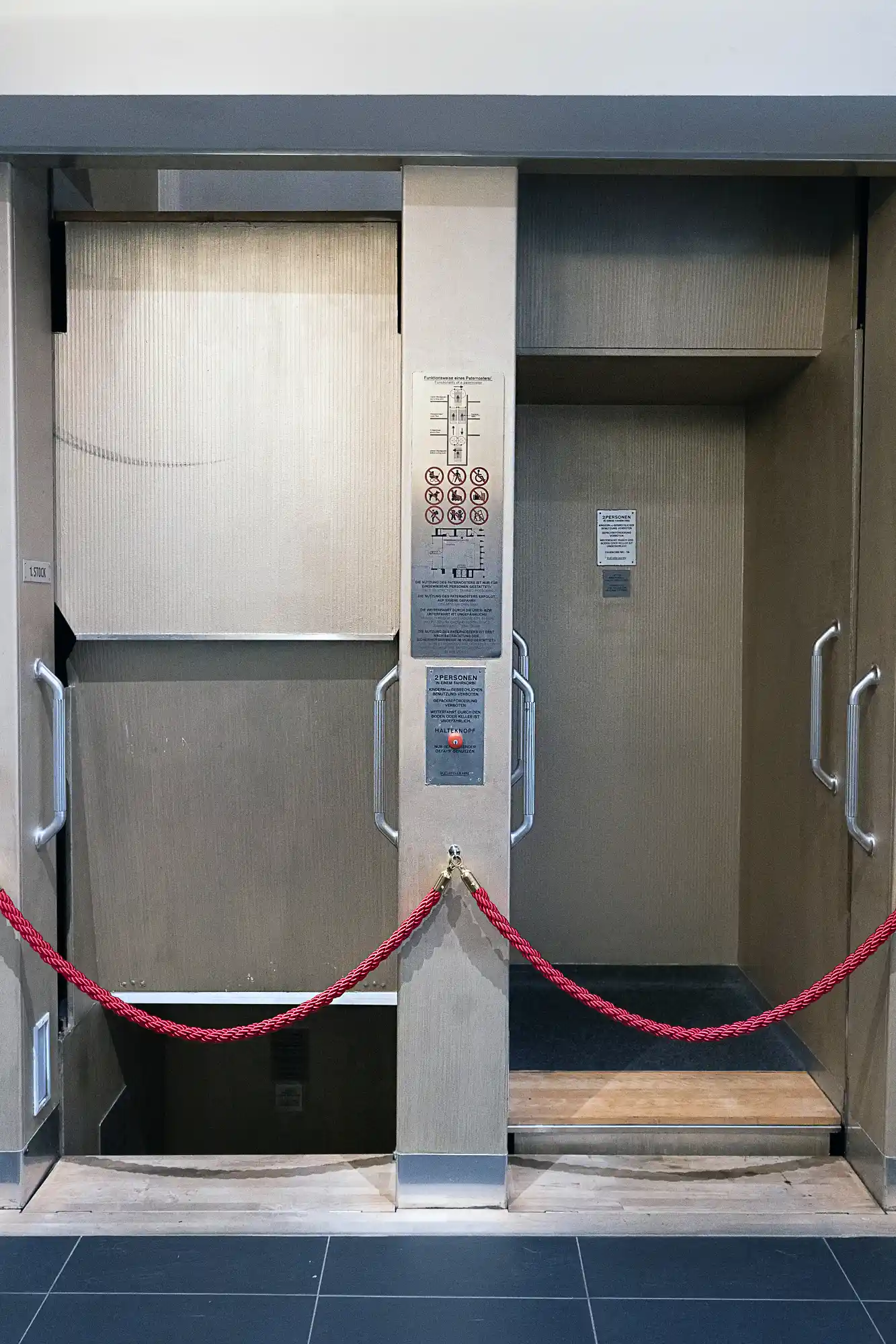 Frankfurt's Flemings Hotel with a Paternoster 4 Flemings Hotel Paternoster