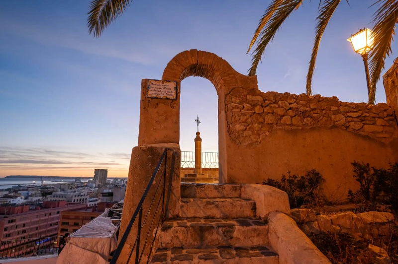 Cross Gate in Alicante