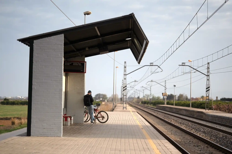 Cercania station albufera