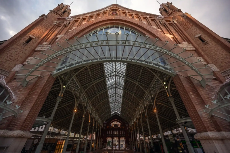 Entrance Mercado Colon