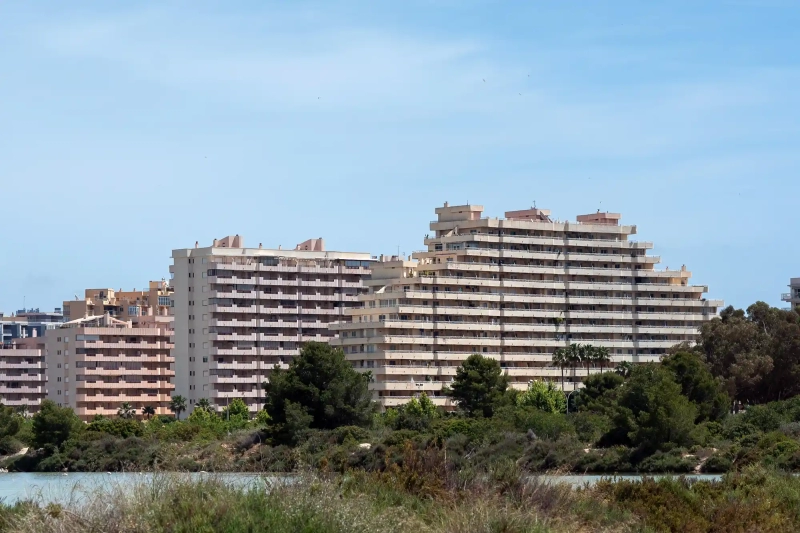 Huge apartment block in Calpe