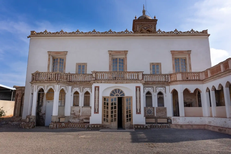 Outside of the Palacio de Nolla