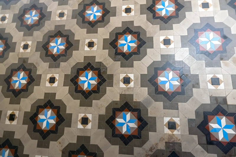 Blue centered tile design