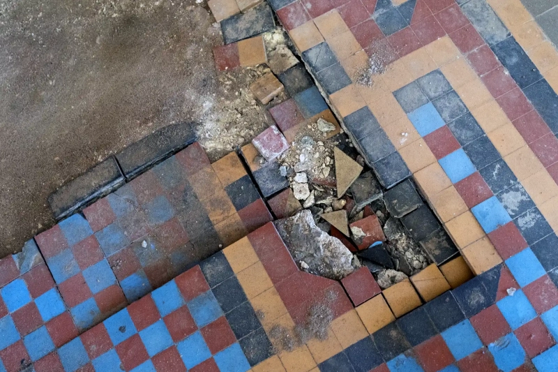 Broken Nolla Tiles