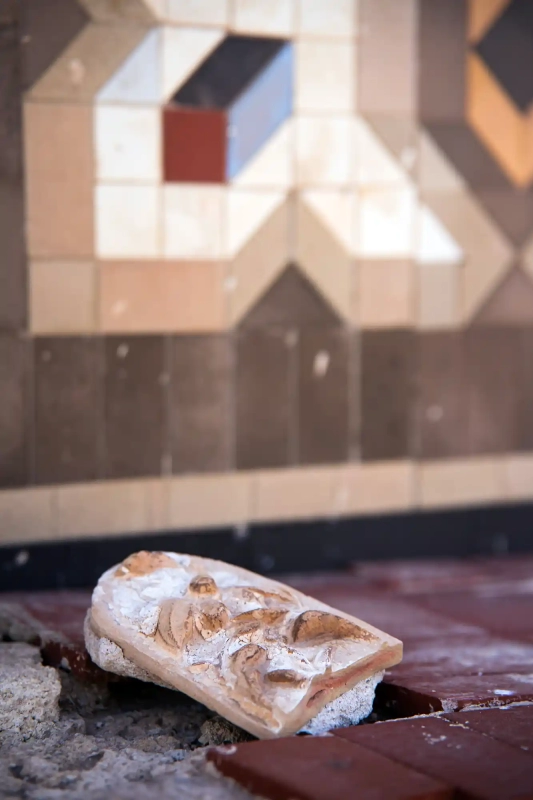Fallen ceramics
